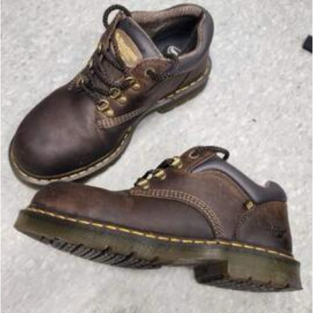 DR MARTENS